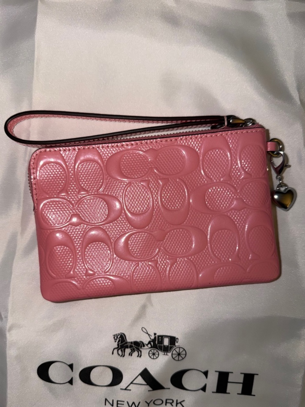 Coach Outlet Corner Zip Wristlet In Signature Leather With Heart Charm - Picture 5 of 8